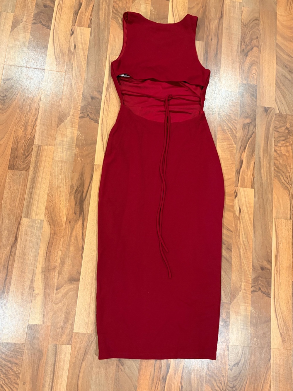 Lulus Women's Sleeveless Scoop-Neck Midi Dress in wine red. - Picture 6 of 13